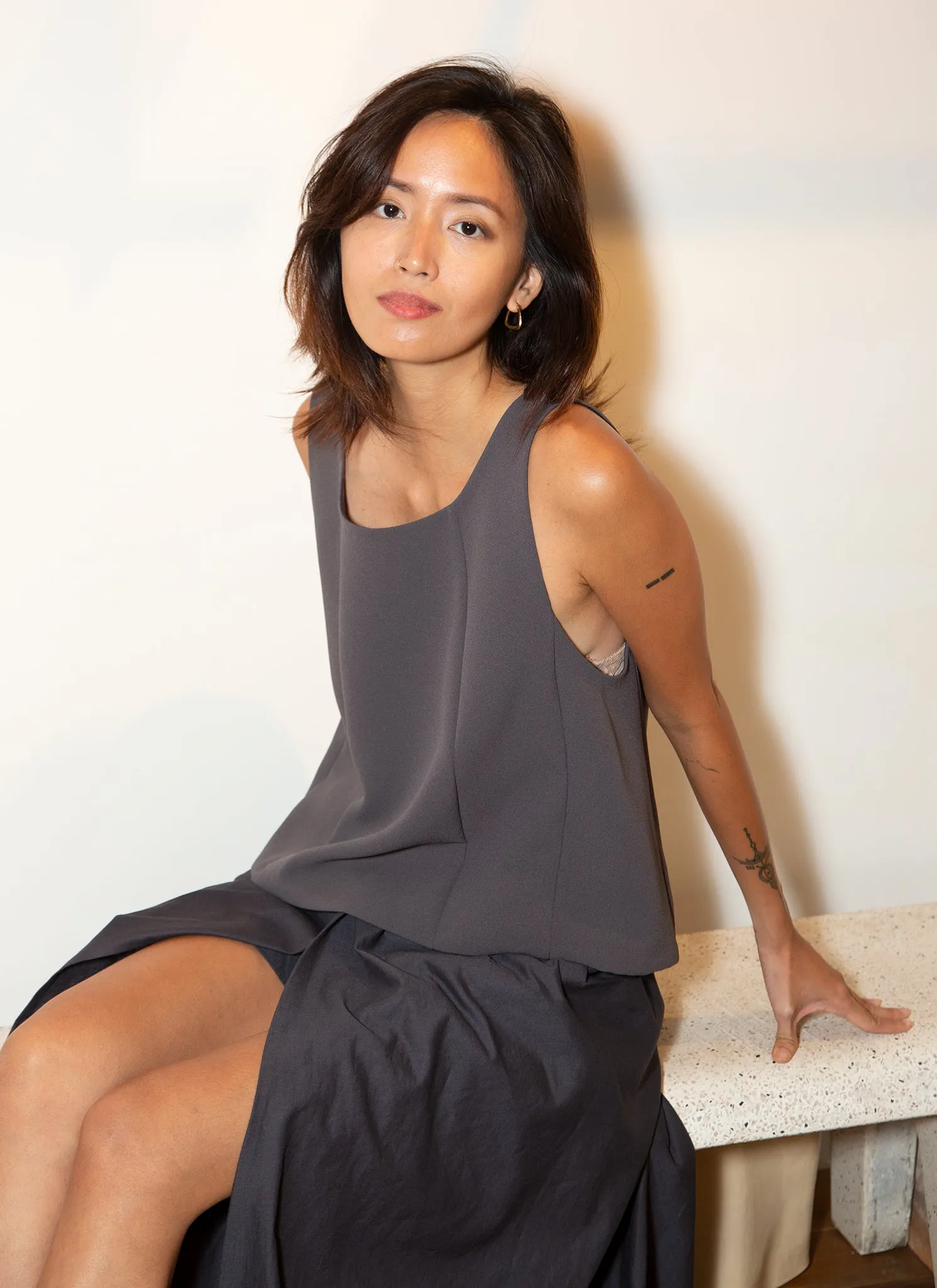 Rang Six-Panel Cropped Top in Dark Grey
