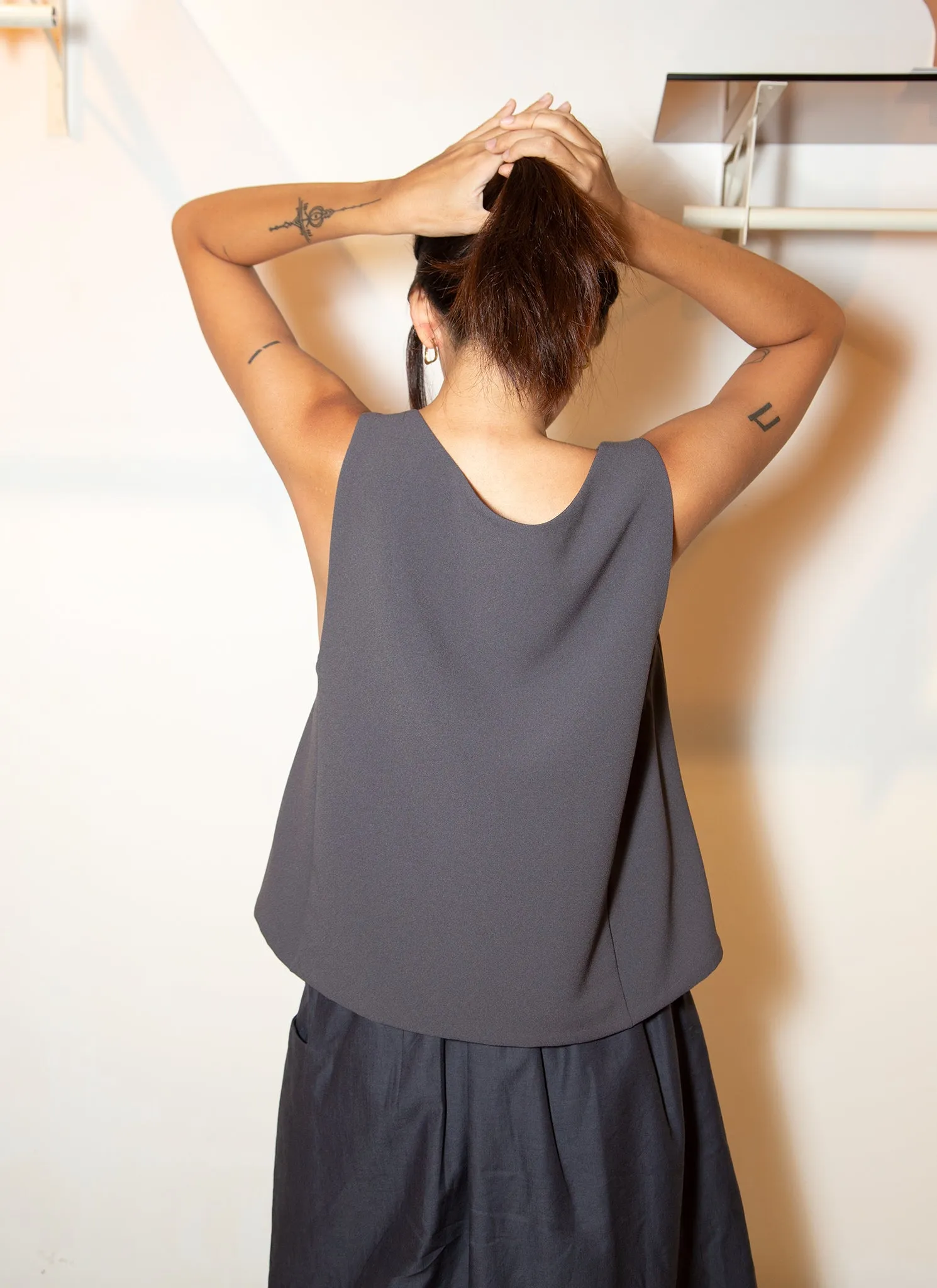 Rang Six-Panel Cropped Top in Dark Grey